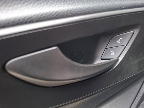 Mercedes-Benz Sprinter 311 2.2 CDI L2H2 AIRCO / CAMERA / 3 ZITS / DEALER ONDERHOUDEN / NAVI