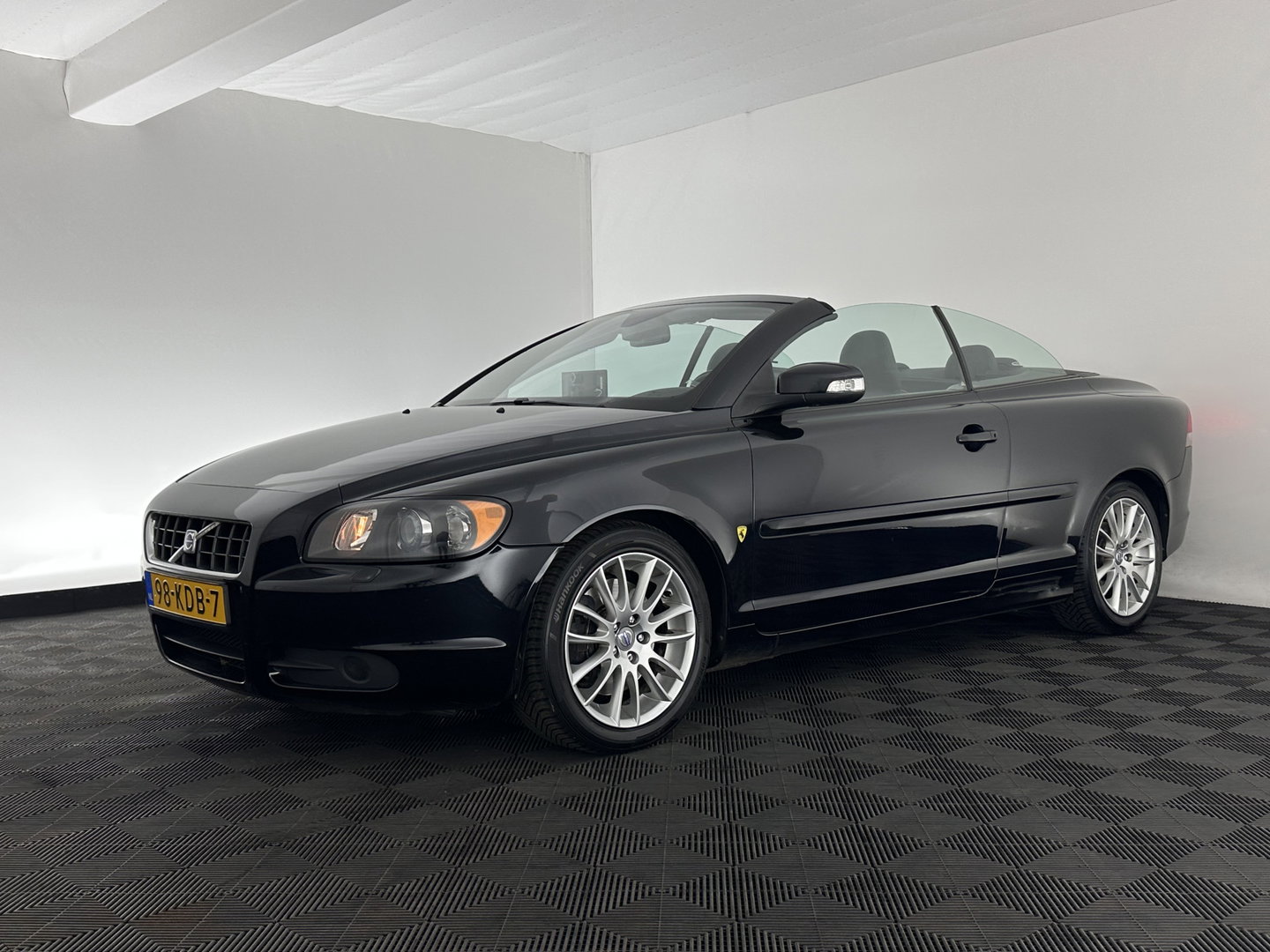 Volvo C70 Convertible 2.4 D5 Summum Aut. *LEATHER | XENON | CARPLAY | MEMORY-PACK | HEATED-COMFORTSEATS | ECC | PDC | CRUISE | TOWBAR | 17''ALU*