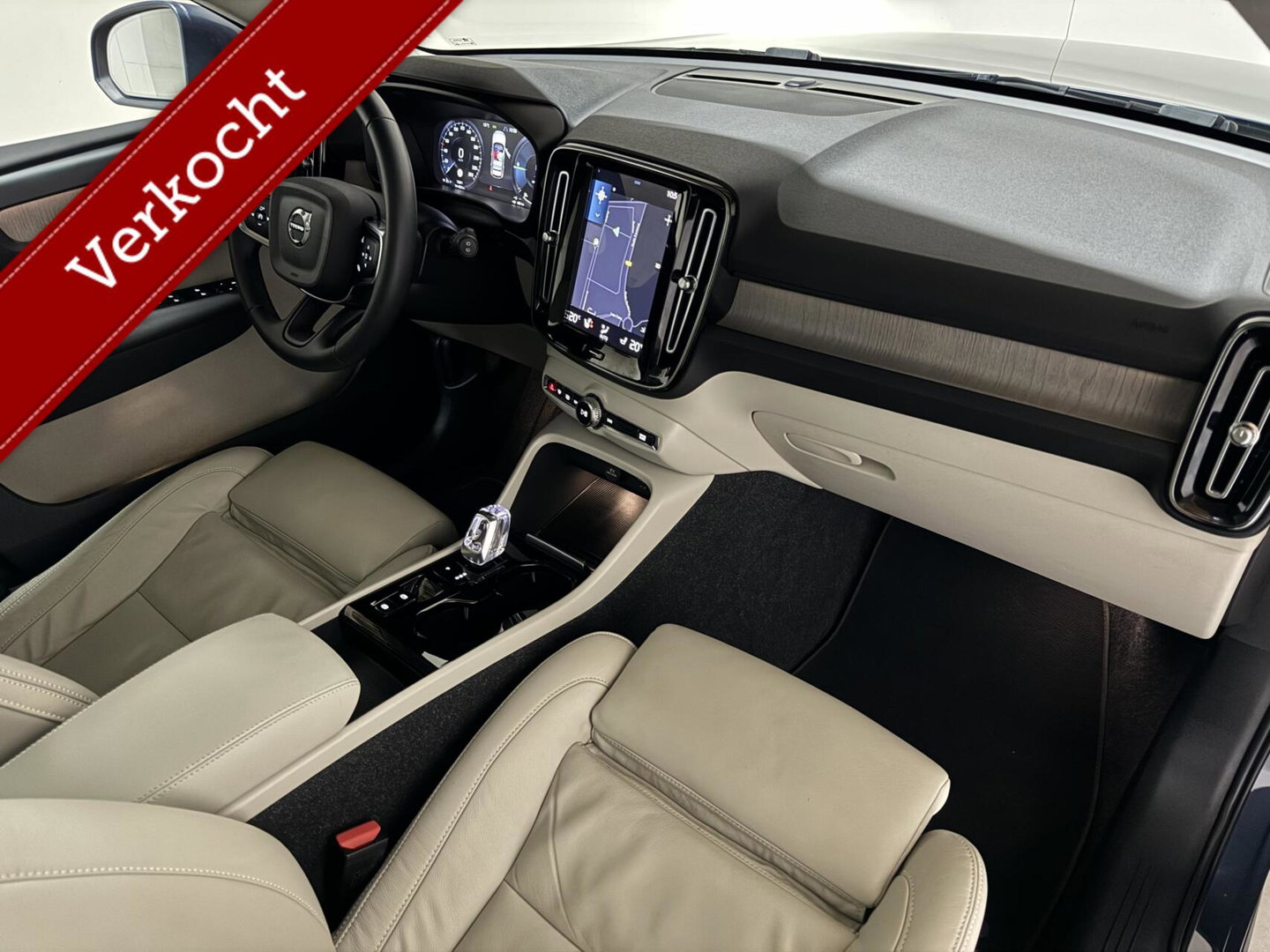 Volvo XC40 1.5 T4 Recharge Inscription Pano Leer Carplay Camera