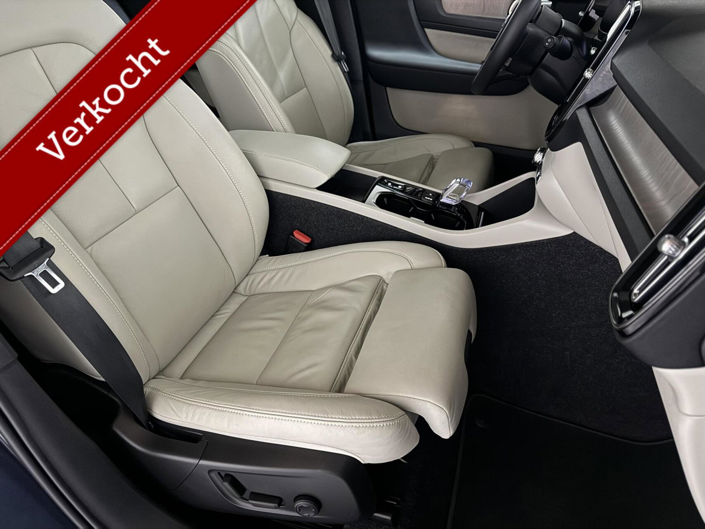 Volvo XC40 1.5 T4 Recharge Inscription Pano Leer Carplay Camera