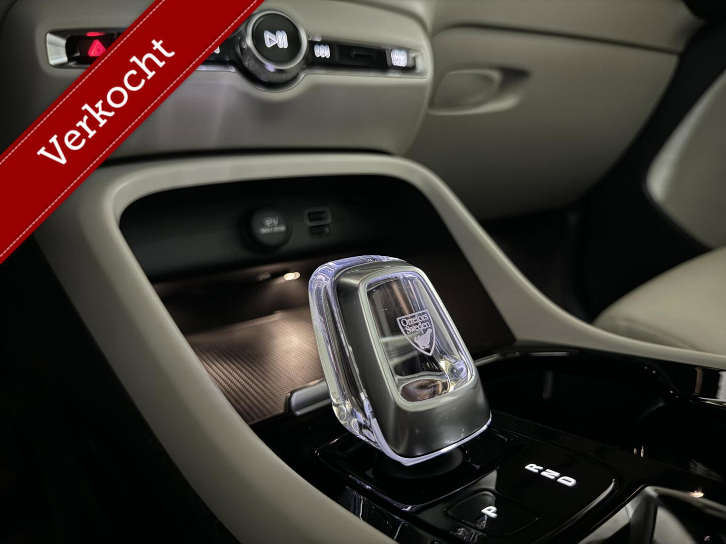 Volvo XC40 1.5 T4 Recharge Inscription Pano Leer Carplay Camera