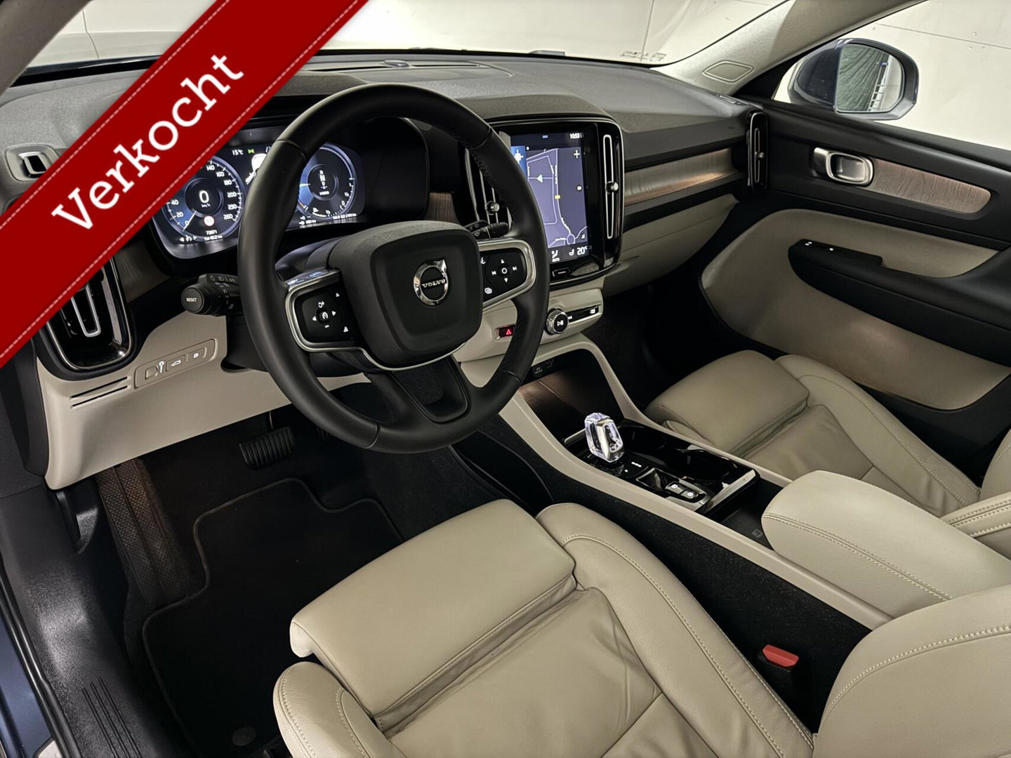 Volvo XC40 1.5 T4 Recharge Inscription Pano Leer Carplay Camera