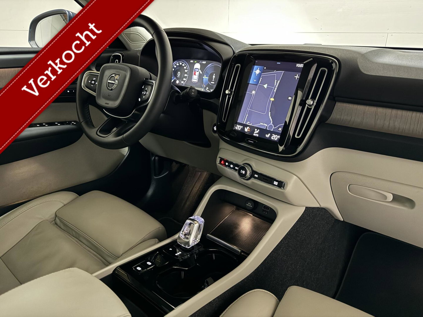 Volvo XC40 1.5 T4 Recharge Inscription Pano Leer Carplay Camera