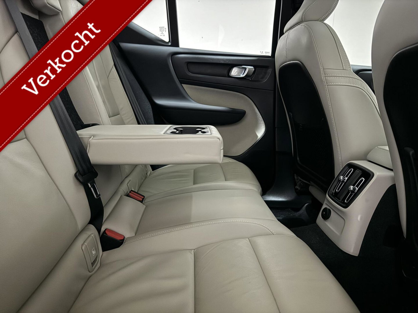 Volvo XC40 1.5 T4 Recharge Inscription Pano Leer Carplay Camera