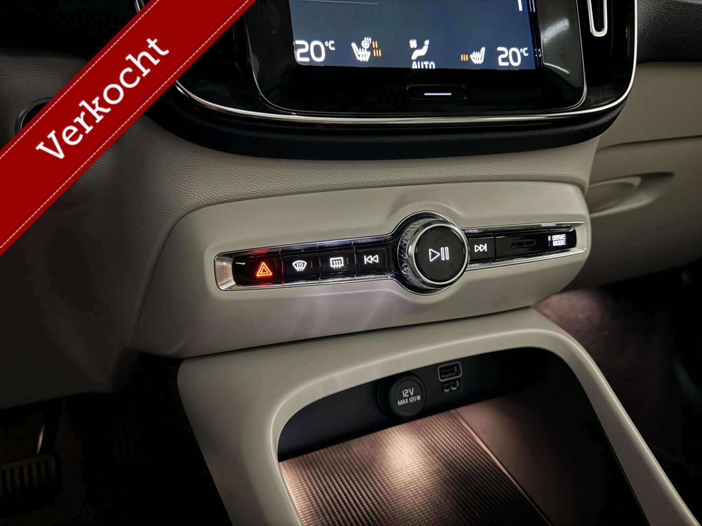 Volvo XC40 1.5 T4 Recharge Inscription Pano Leer Carplay Camera