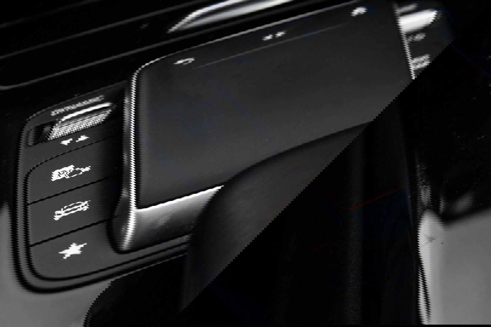 Mercedes-Benz A-Klasse 250 e Business Line AUTOMAAT / LEDER / CRUISE CONTROLE / CAMERA / CARPLAY