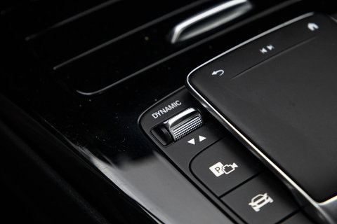 Mercedes-Benz A-Klasse 250 e Business Line AUTOMAAT / LEDER / CRUISE CONTROLE / CAMERA / CARPLAY