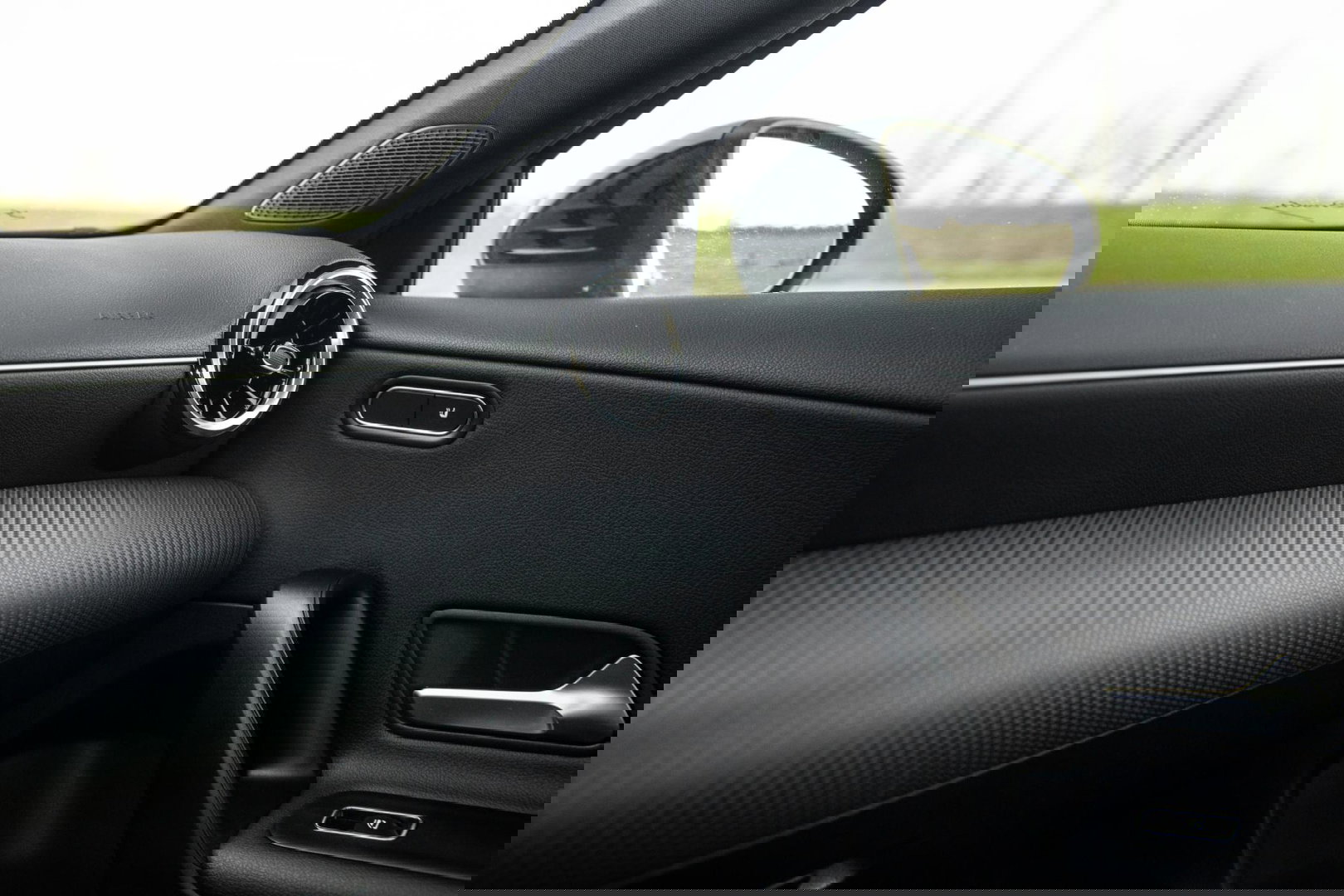 Mercedes-Benz A-Klasse 250 e Business Line AUTOMAAT / LEDER / CRUISE CONTROLE / CAMERA / CARPLAY