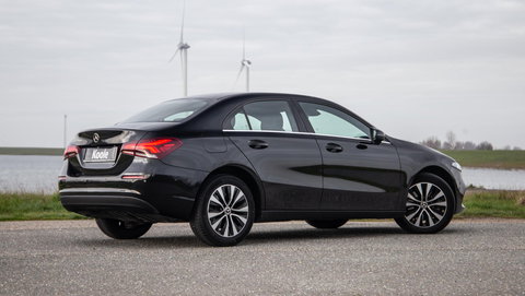 Mercedes-Benz A-Klasse 250 e Business Line AUTOMAAT / LEDER / CRUISE CONTROLE / CAMERA / CARPLAY