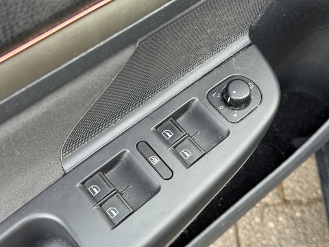 Volkswagen Golf 1.4 TSI Comfortline Business | Handel / Export | Origineel Nederlands | APK 22-09-2026 | Apple Carplay | Android Auto | Trekhaak | Cruise Control |