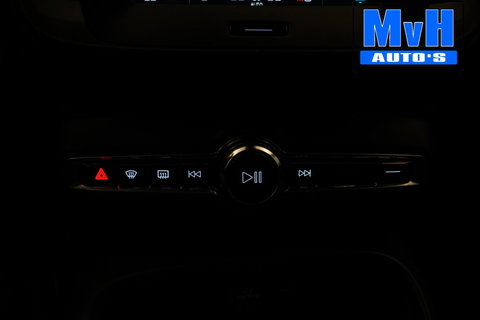 Volvo XC40 2.0 B3 Essential|MHEV|163PK|STOEL/STUUR.VERW|CAMERA