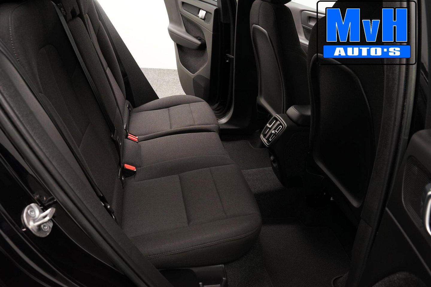 Volvo XC40 2.0 B3 Essential|MHEV|163PK|STOEL/STUUR.VERW|CAMERA