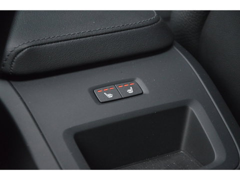 Volvo XC60 T8 Hybride AWD Plus Bright LONG RANGE | Panoramadak | Harman/Kardon | Stoel + Stuur Verwarmd | Trekhaak | Camera |