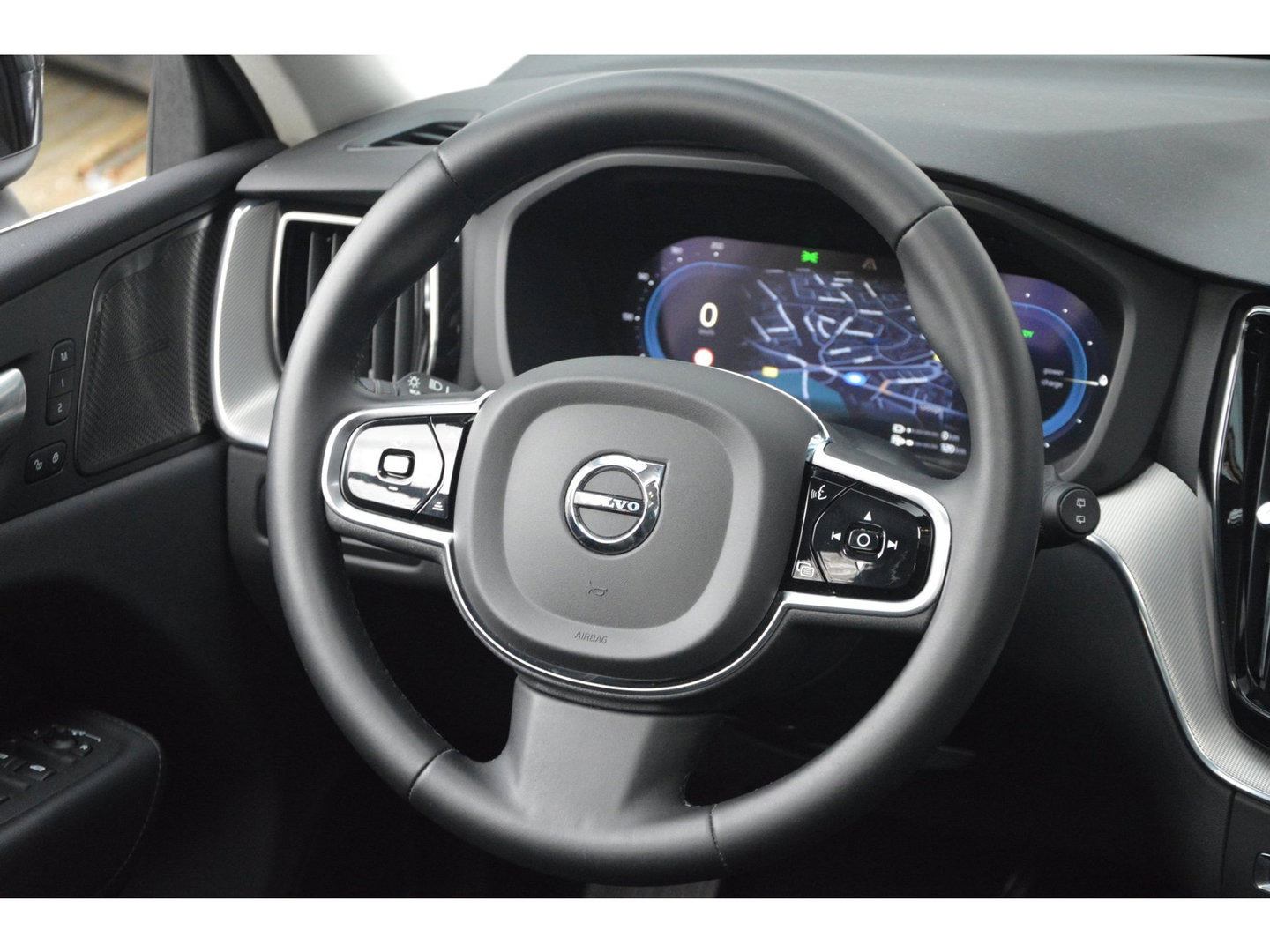 Volvo XC60 T8 Hybride AWD Plus Bright LONG RANGE | Panoramadak | Harman/Kardon | Stoel + Stuur Verwarmd | Trekhaak | Camera |