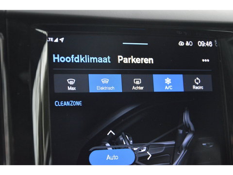 Volvo XC60 T8 Hybride AWD Plus Bright LONG RANGE | Panoramadak | Harman/Kardon | Stoel + Stuur Verwarmd | Trekhaak | Camera |