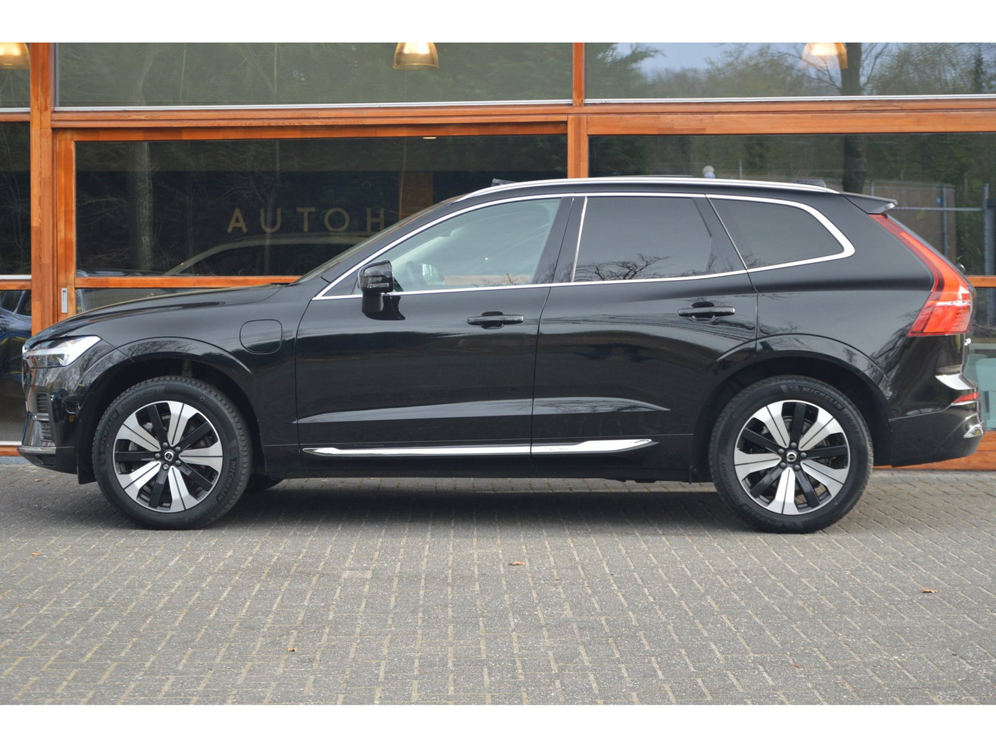 Volvo XC60 T8 Hybride AWD Plus Bright LONG RANGE | Panoramadak | Harman/Kardon | Stoel + Stuur Verwarmd | Trekhaak | Camera |