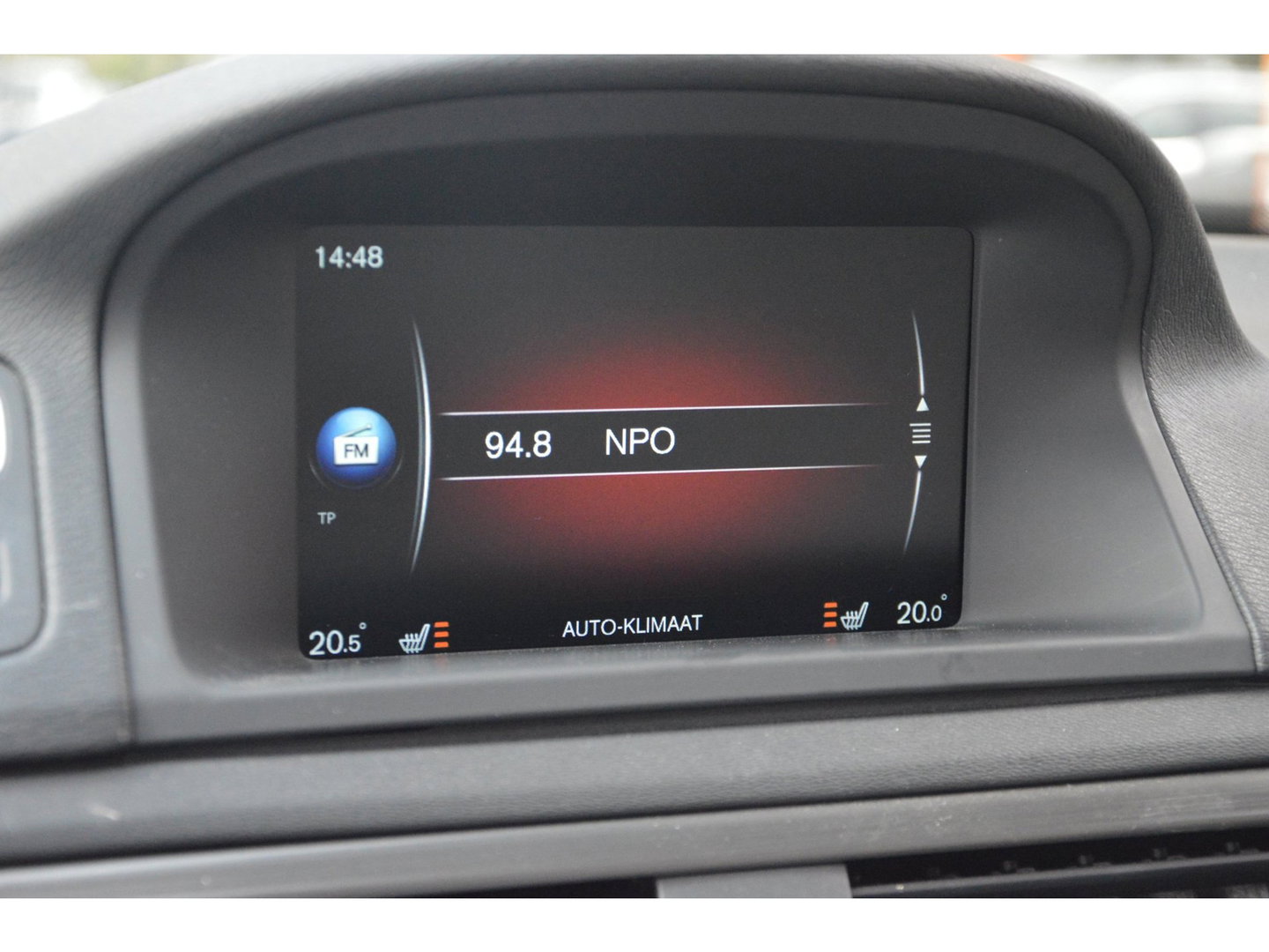 Volvo XC70 T5 FWD Summum | Dealer Onderhouden | Panoramadak | Automaat | Stoelverwarming | Rondom Parkeersensoren |