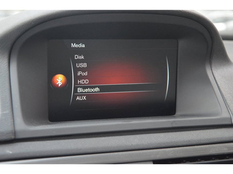 Volvo XC70 T5 FWD Summum | Dealer Onderhouden | Panoramadak | Automaat | Stoelverwarming | Rondom Parkeersensoren |