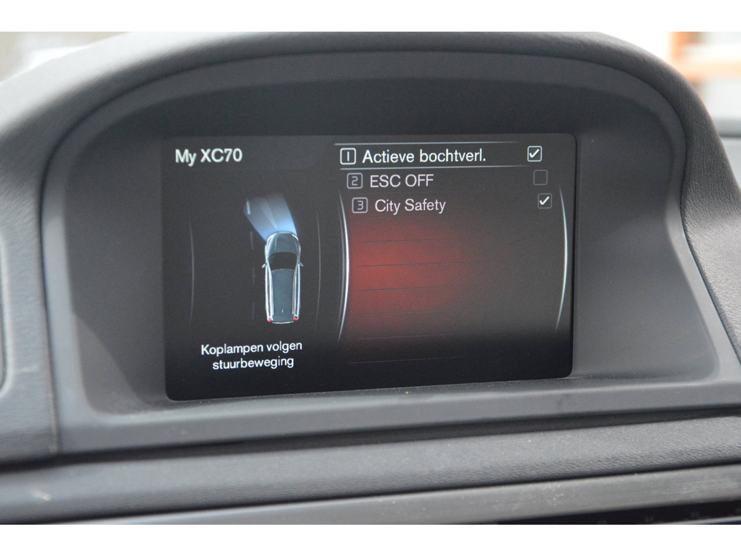 Volvo XC70 T5 FWD Summum | Dealer Onderhouden | Panoramadak | Automaat | Stoelverwarming | Rondom Parkeersensoren |