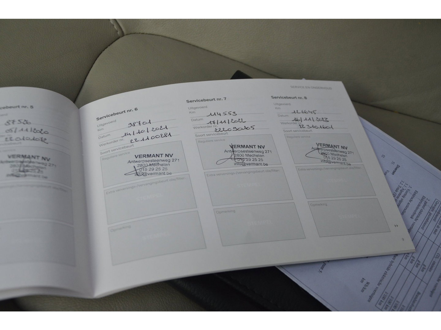 Volvo XC70 T5 FWD Summum | Dealer Onderhouden | Panoramadak | Automaat | Stoelverwarming | Rondom Parkeersensoren |