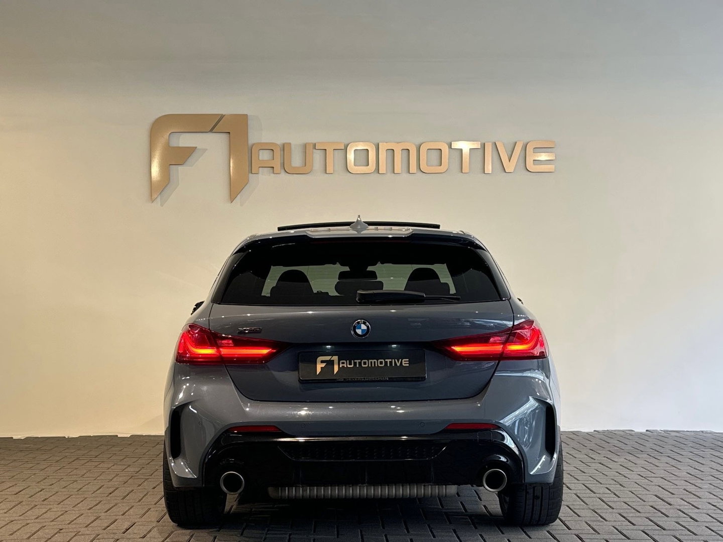 BMW 1-serie M135i xDrive High Executive Pano|Memory|HuD|H/K