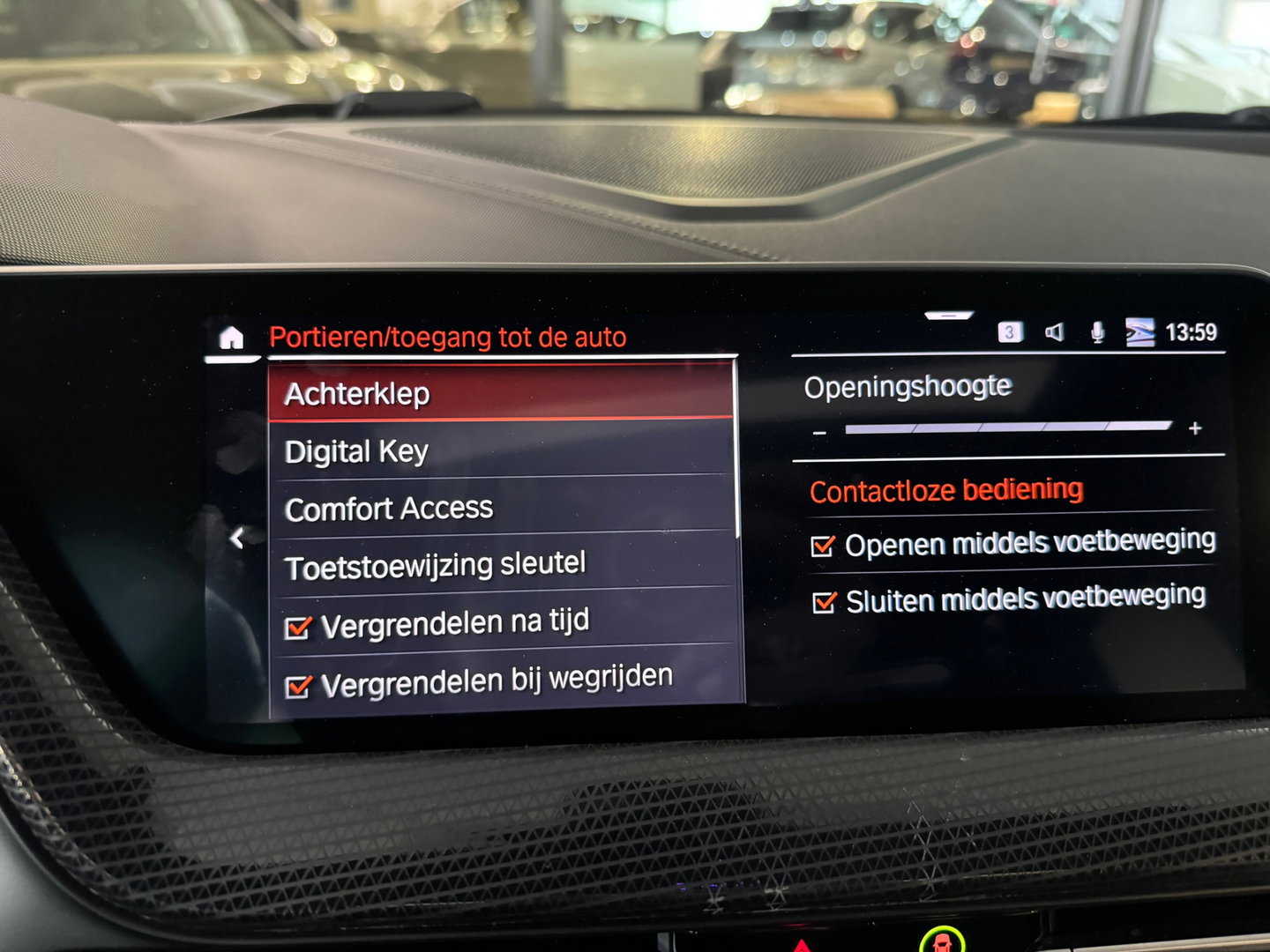 BMW 1-serie M135i xDrive High Executive Pano|Memory|HuD|H/K