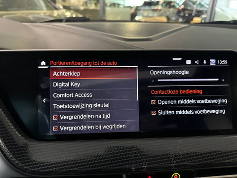 BMW 1-serie M135i xDrive High Executive Pano|Memory|HuD|H/K