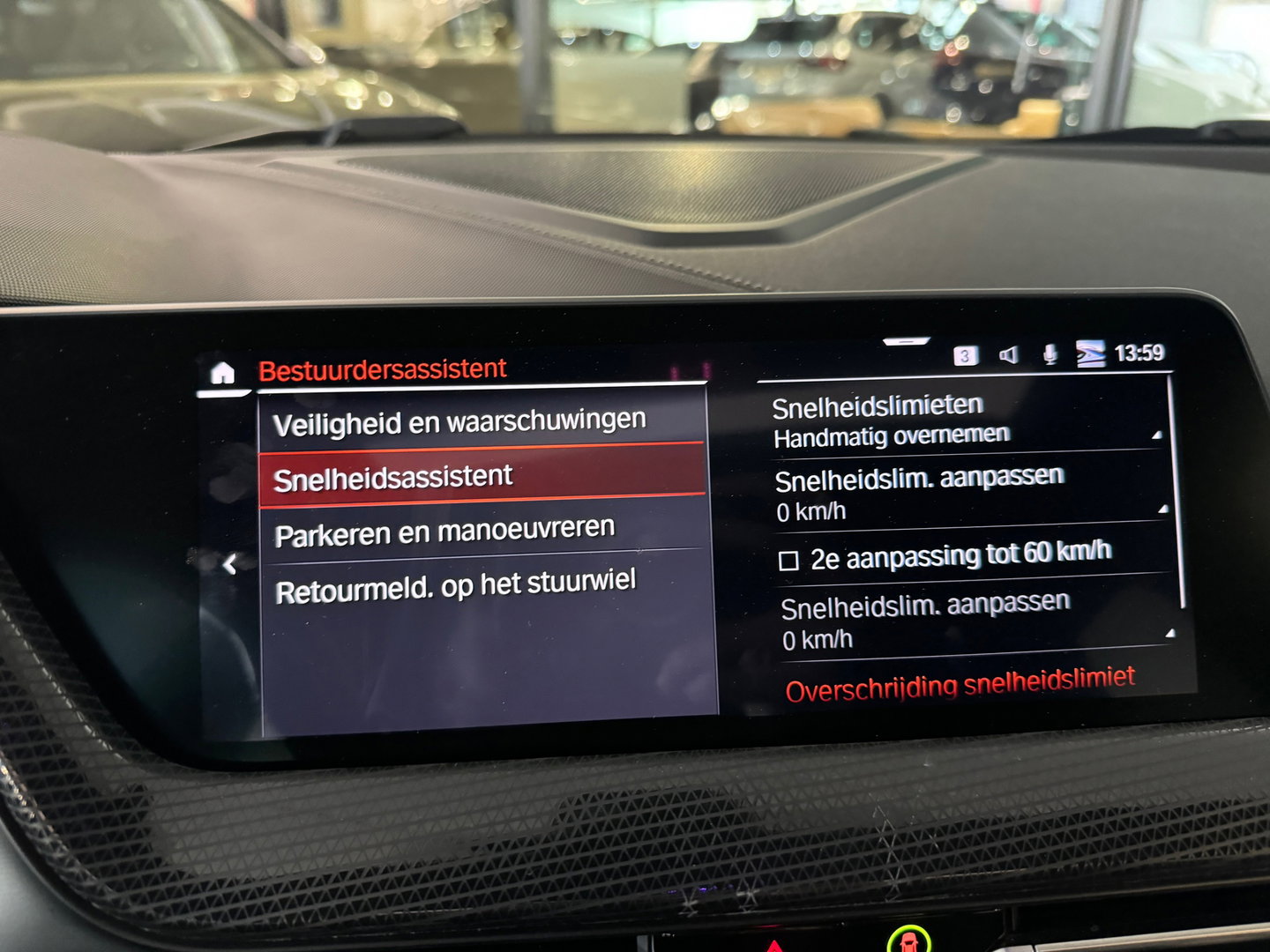 BMW 1-serie M135i xDrive High Executive Pano|Memory|HuD|H/K