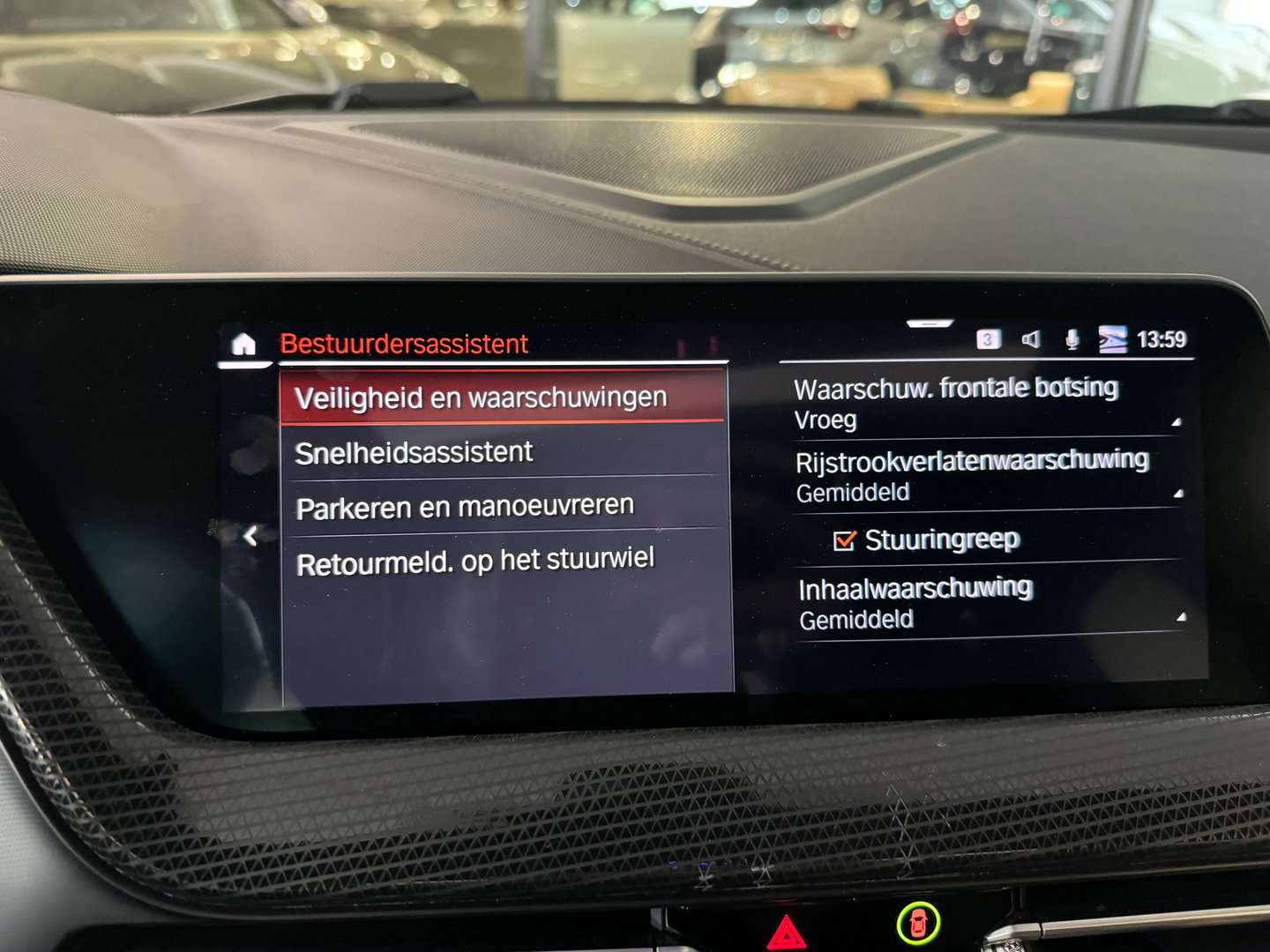 BMW 1-serie M135i xDrive High Executive Pano|Memory|HuD|H/K