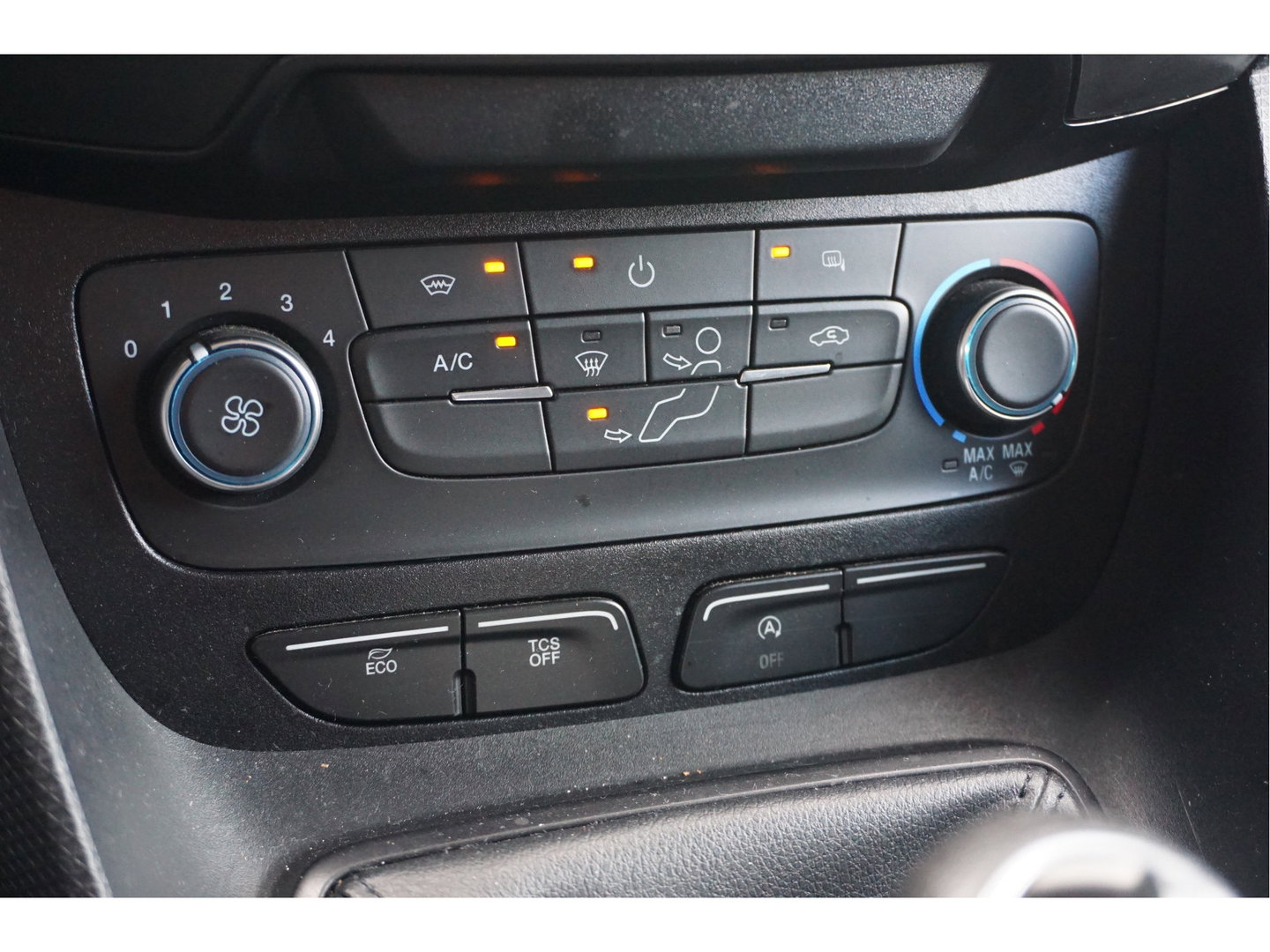 Ford Transit Connect 1.5 TDCI L2 TREND 100PK BPM VRIJ!! Navi, Camera, Airco, Cruise, Trekhaak!! NR. H01*