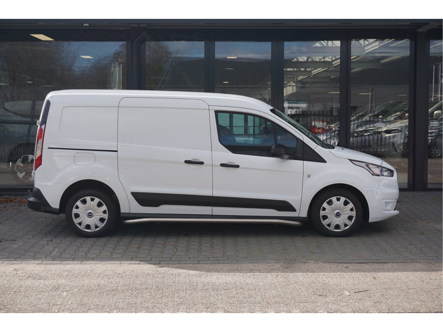 Ford Transit Connect 1.5 TDCI L2 TREND 100PK BPM VRIJ!! Navi, Camera, Airco, Cruise, Trekhaak!! NR. H01*