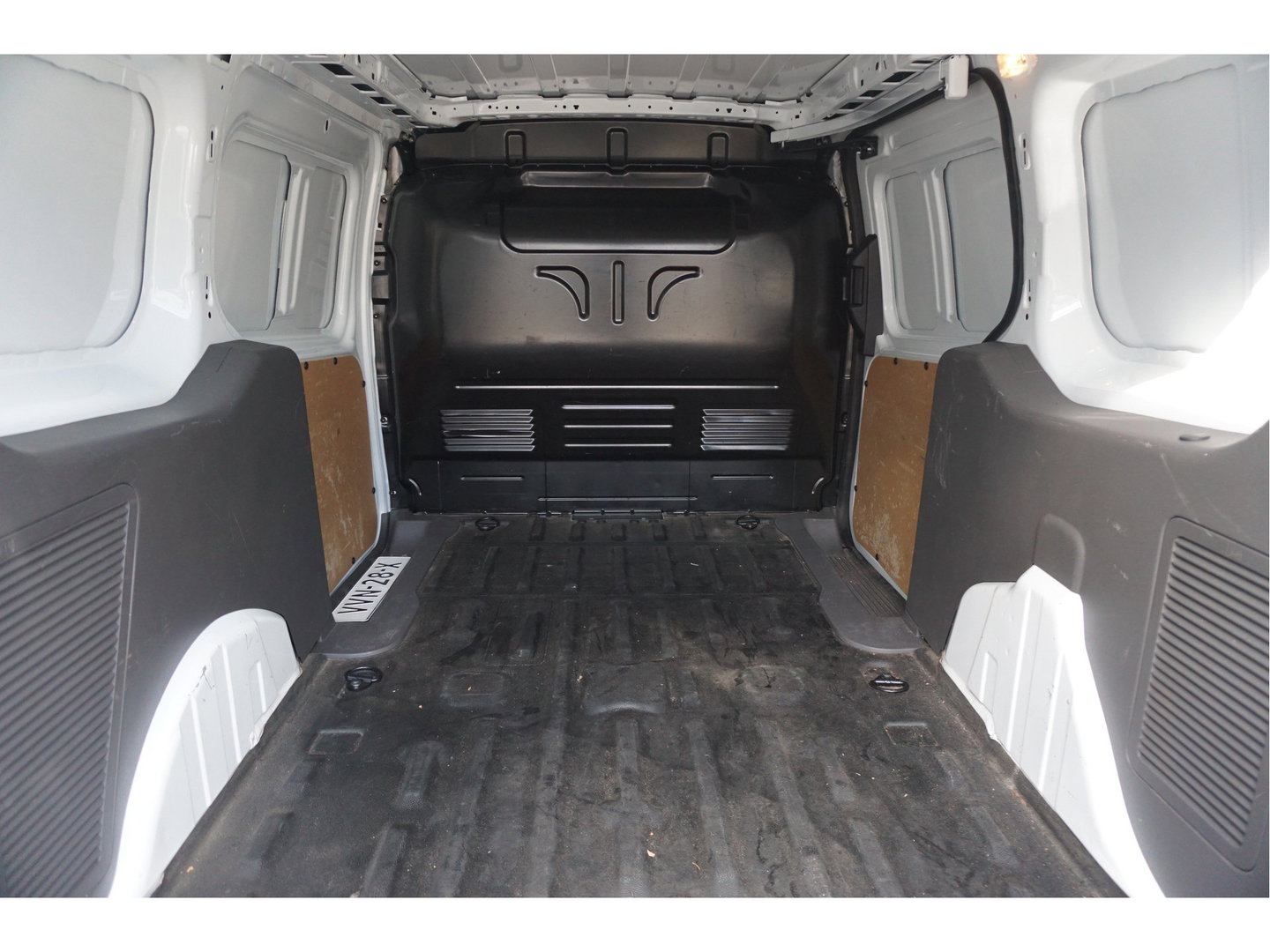 Ford Transit Connect 1.5 TDCI L2 TREND 100PK BPM VRIJ!! Navi, Camera, Airco, Cruise, Trekhaak!! NR. H01*