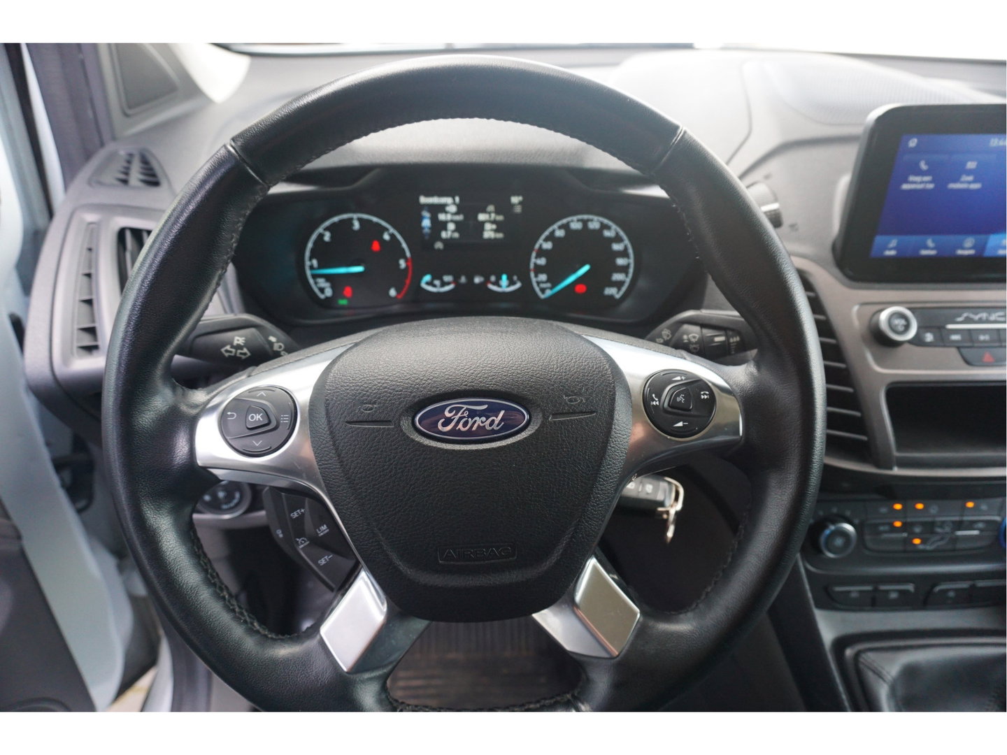 Ford Transit Connect 1.5 TDCI L2 TREND 100PK BPM VRIJ!! Navi, Camera, Airco, Cruise, Trekhaak!! NR. H01*