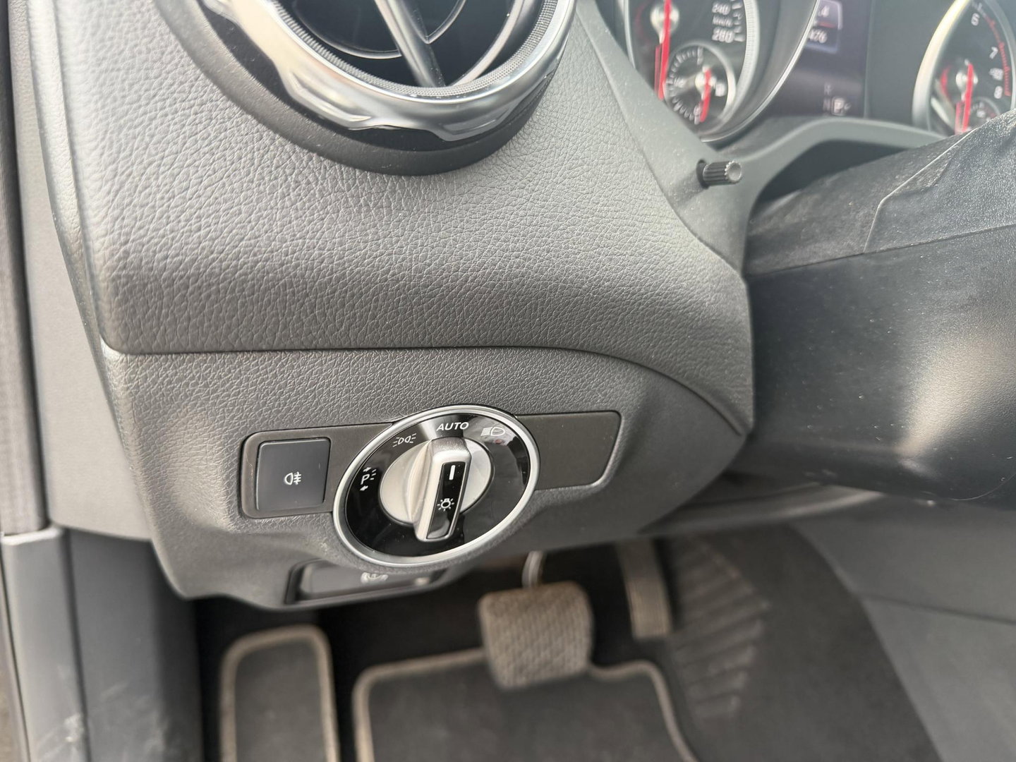 Mercedes-Benz GLA 200 Trekhaak l Automaat l stoel verwarming l Camera