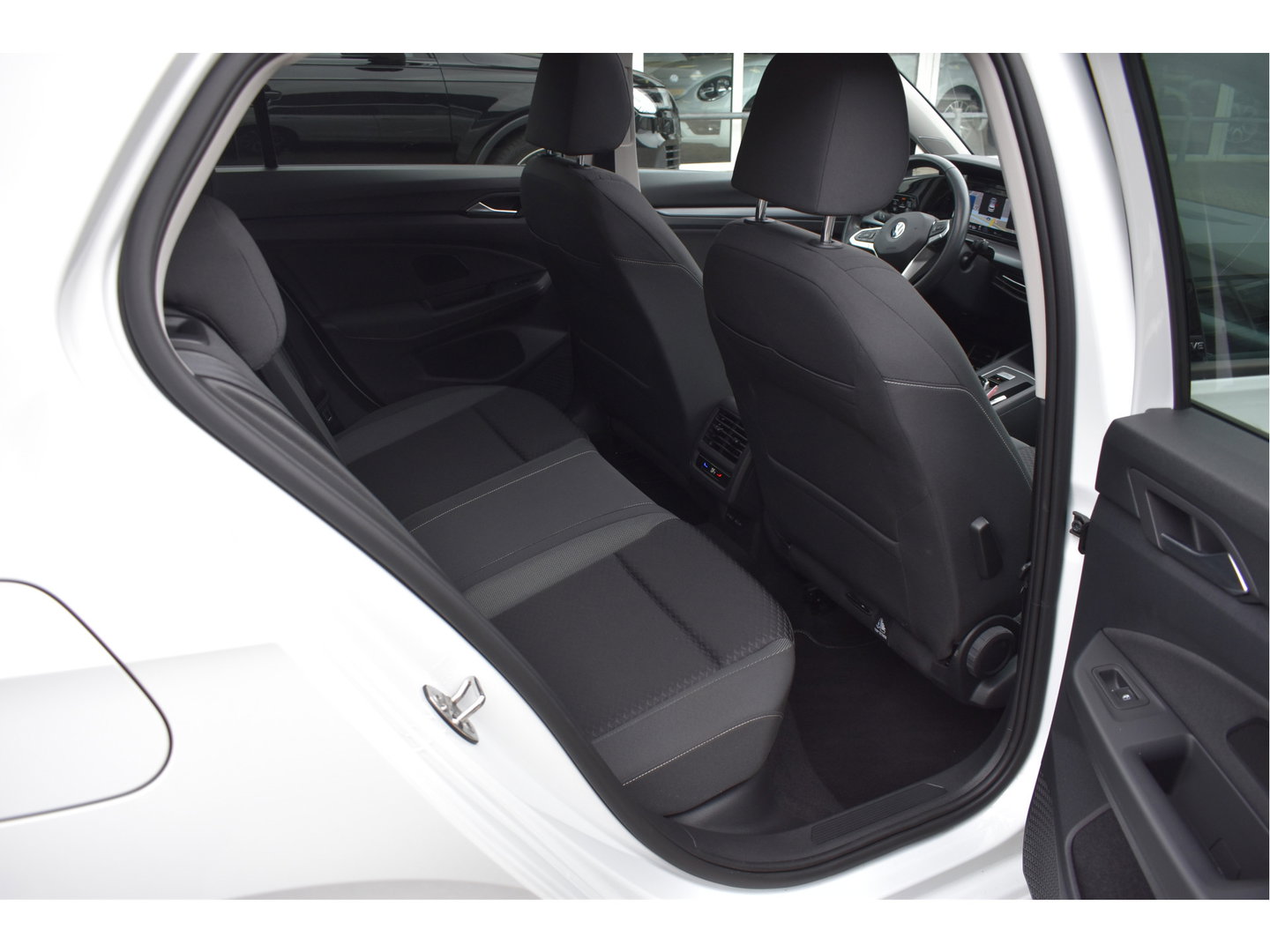 Volkswagen Golf 1.5 eTSI Life Business, PANORAMADAK, BOEKJES, NAP EN ONDERHOUDSHISTORIE