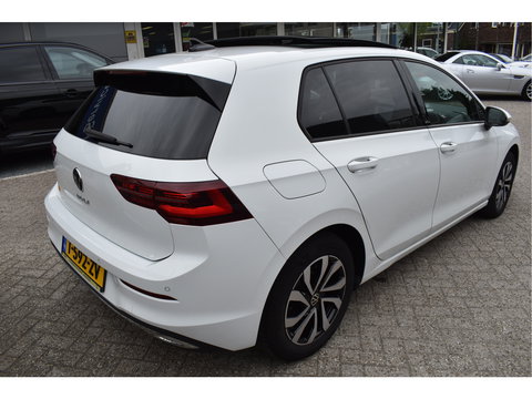 Volkswagen Golf 1.5 eTSI Life Business, PANORAMADAK, BOEKJES, NAP EN ONDERHOUDSHISTORIE