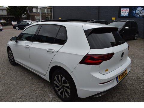 Volkswagen Golf 1.5 eTSI Life Business, PANORAMADAK, BOEKJES, NAP EN ONDERHOUDSHISTORIE