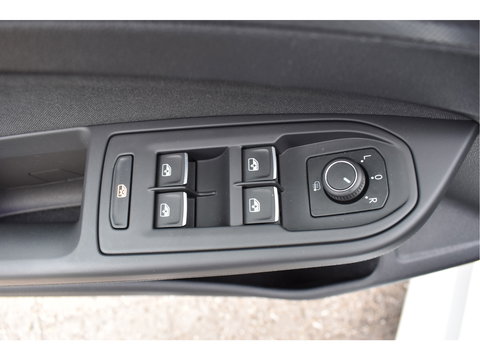 Volkswagen Golf 1.5 eTSI Life Business, PANORAMADAK, BOEKJES, NAP EN ONDERHOUDSHISTORIE