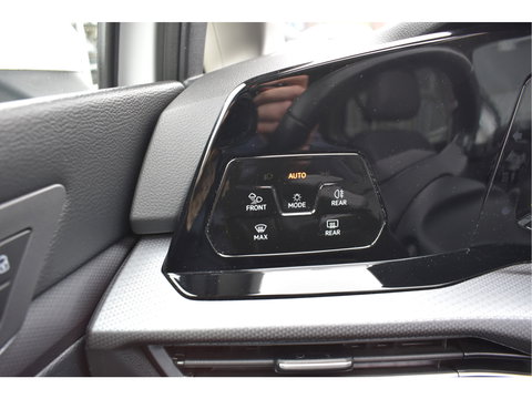 Volkswagen Golf 1.5 eTSI Life Business, PANORAMADAK, BOEKJES, NAP EN ONDERHOUDSHISTORIE