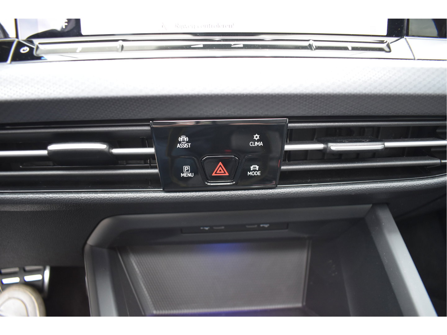 Volkswagen Golf 1.5 eTSI Life Business, PANORAMADAK, BOEKJES, NAP EN ONDERHOUDSHISTORIE