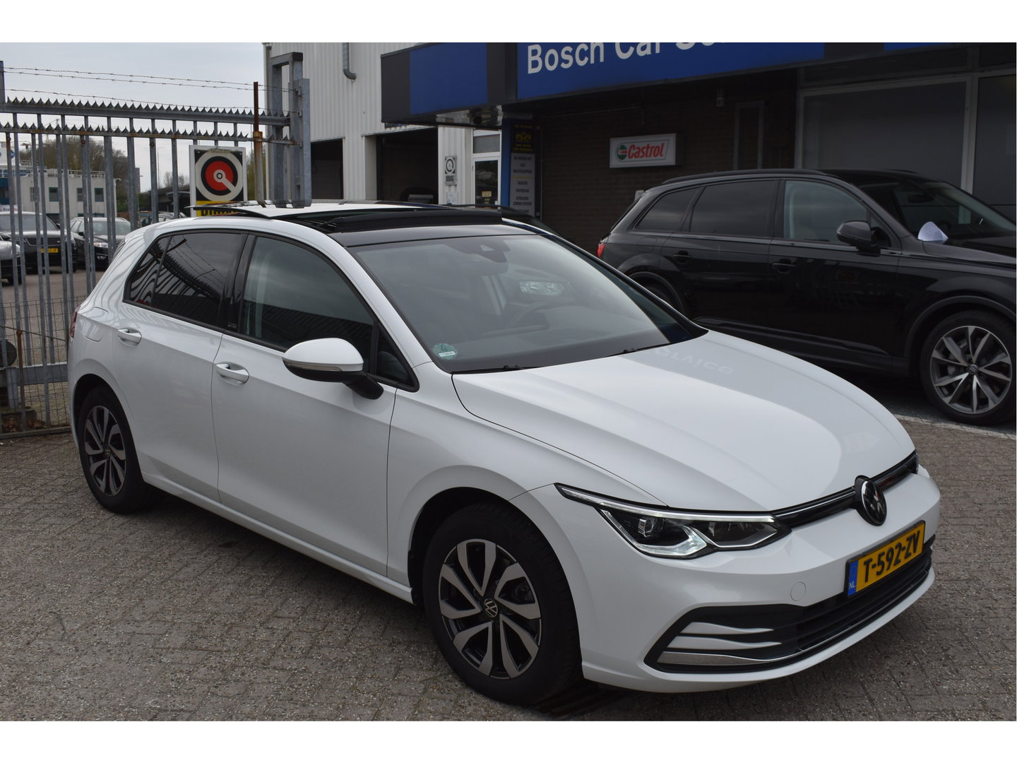 Volkswagen Golf 1.5 eTSI Life Business, PANORAMADAK, BOEKJES, NAP EN ONDERHOUDSHISTORIE