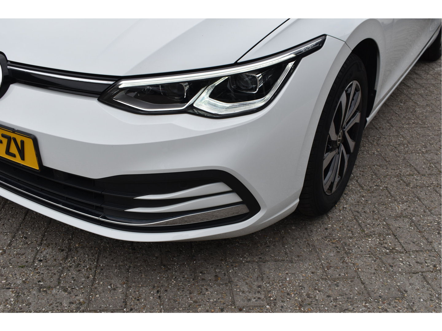 Volkswagen Golf 1.5 eTSI Life Business, PANORAMADAK, BOEKJES, NAP EN ONDERHOUDSHISTORIE