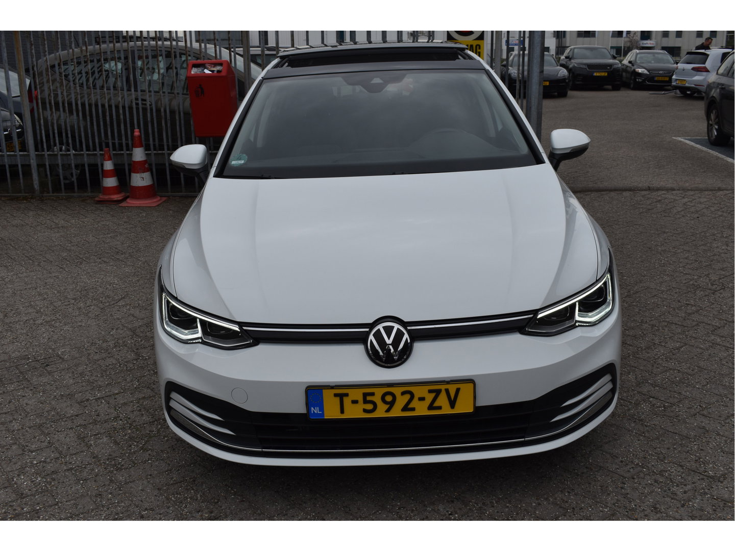 Volkswagen Golf 1.5 eTSI Life Business, PANORAMADAK, BOEKJES, NAP EN ONDERHOUDSHISTORIE