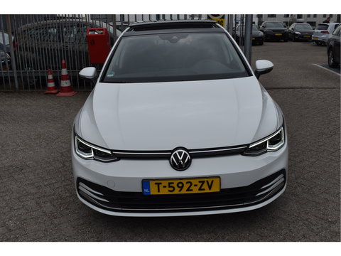 Volkswagen Golf 1.5 eTSI Life Business, PANORAMADAK, BOEKJES, NAP EN ONDERHOUDSHISTORIE