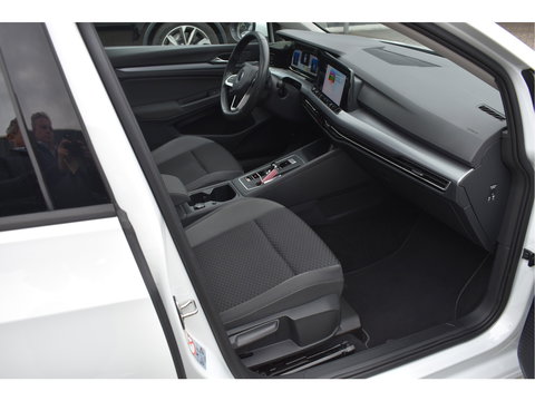 Volkswagen Golf 1.5 eTSI Life Business, PANORAMADAK, BOEKJES, NAP EN ONDERHOUDSHISTORIE