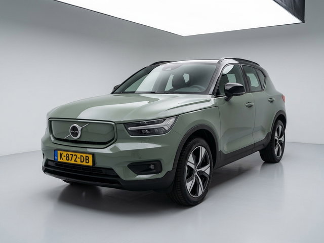 Volvo XC40 - Recharge P8 AWD R-Design- SOH 89%, Trekhaak, Design Colour, Stuur/Stoelverwarming, Carplay, Android Auto