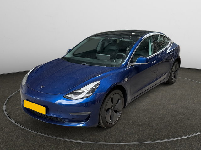 Tesla Model 3 - Long Range AWD 75 kWh Trekhaak, Auto pilot, Panoramadak, Stoelverwarming