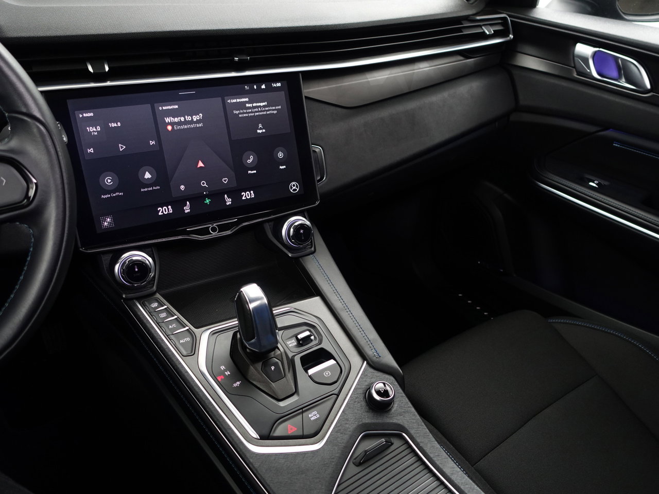 Lynk & Co 01