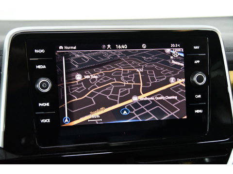 Volkswagen T-Roc 1.5 TSI R-Line Cam*Led*Keyless*Pano