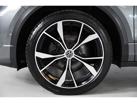 Volkswagen T-Roc 1.5 TSI R-Line Cam*Led*Keyless*Pano